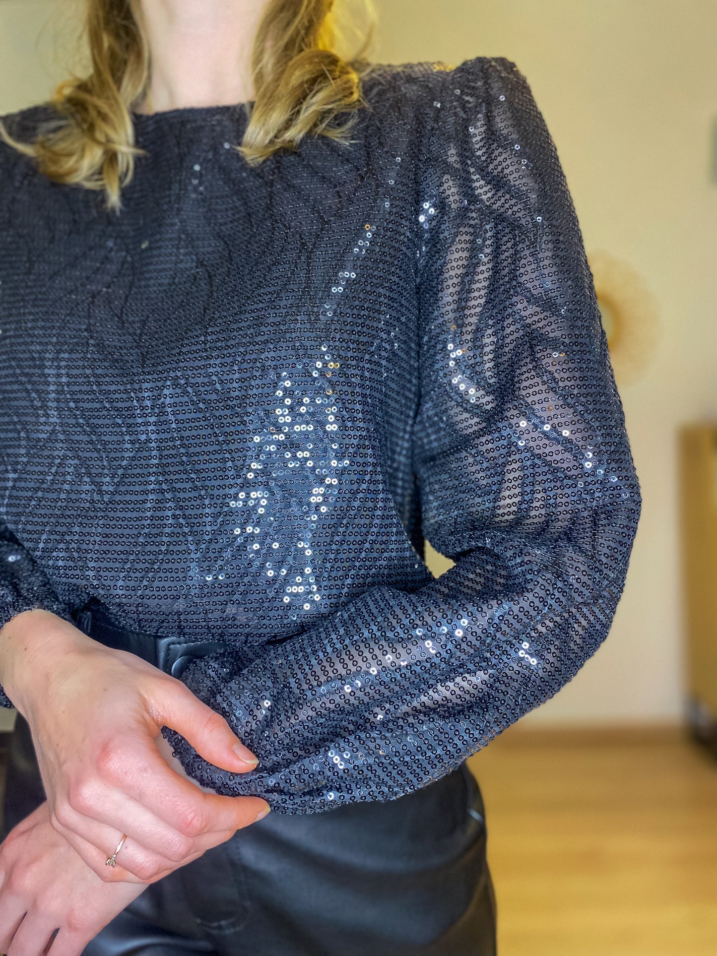 Blouse Kara noire à sequins - Margothe