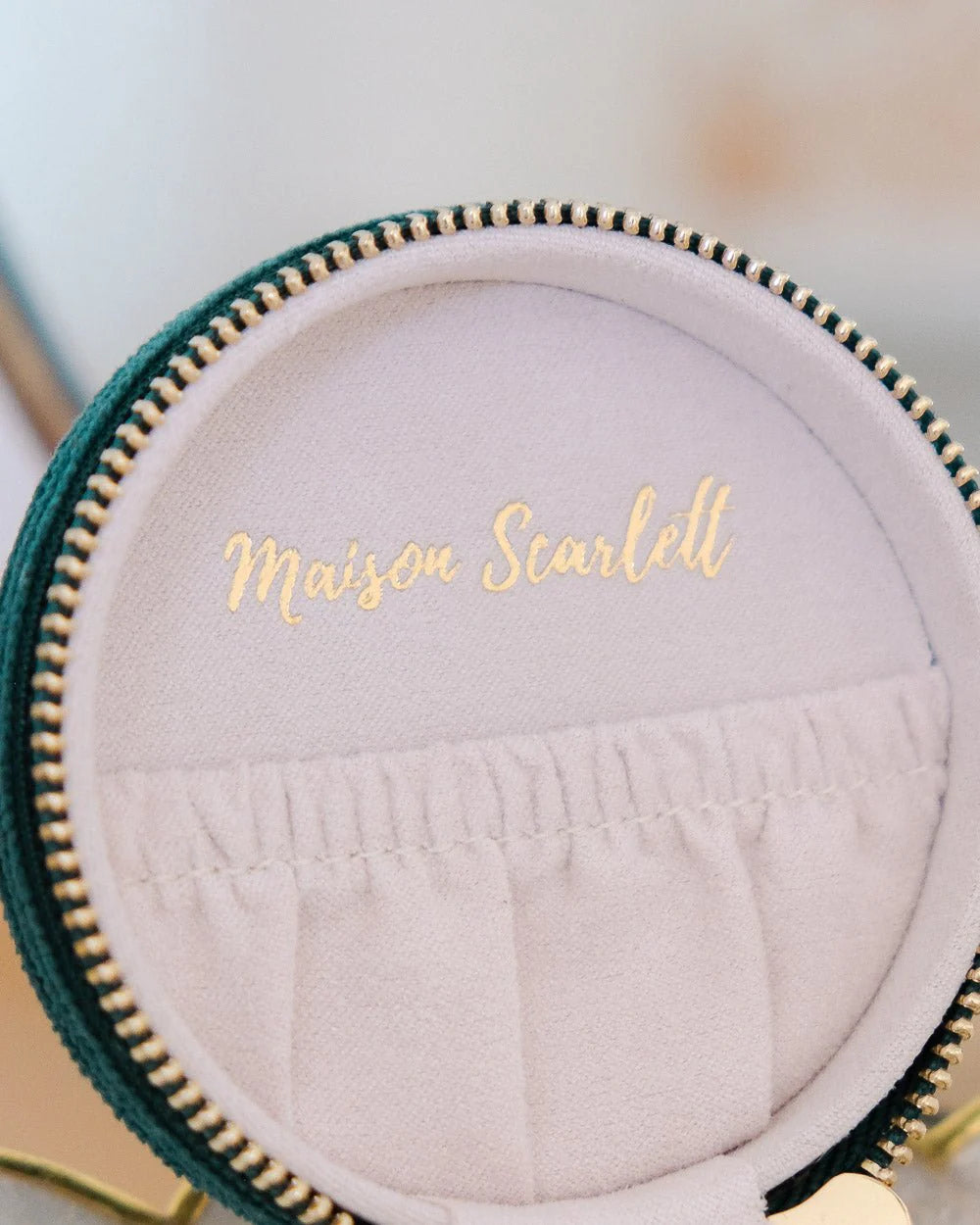 Boîte à bijoux de voyage Yvonne en velours côtelé bleu marine