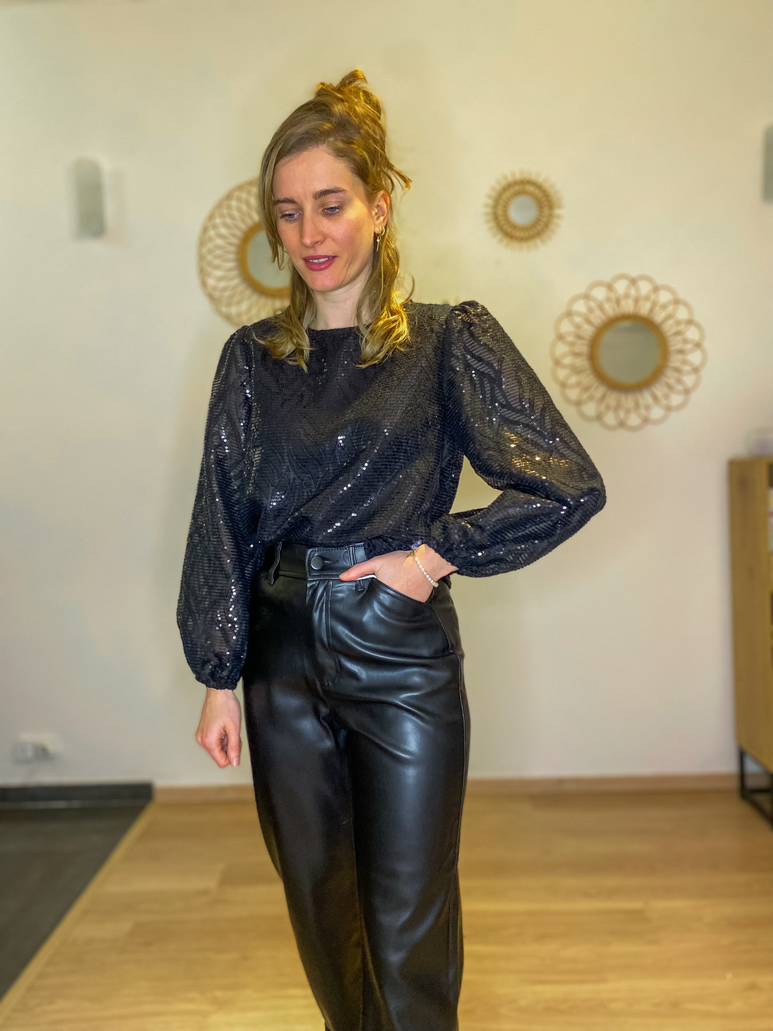 Blouse Kara noire à sequins