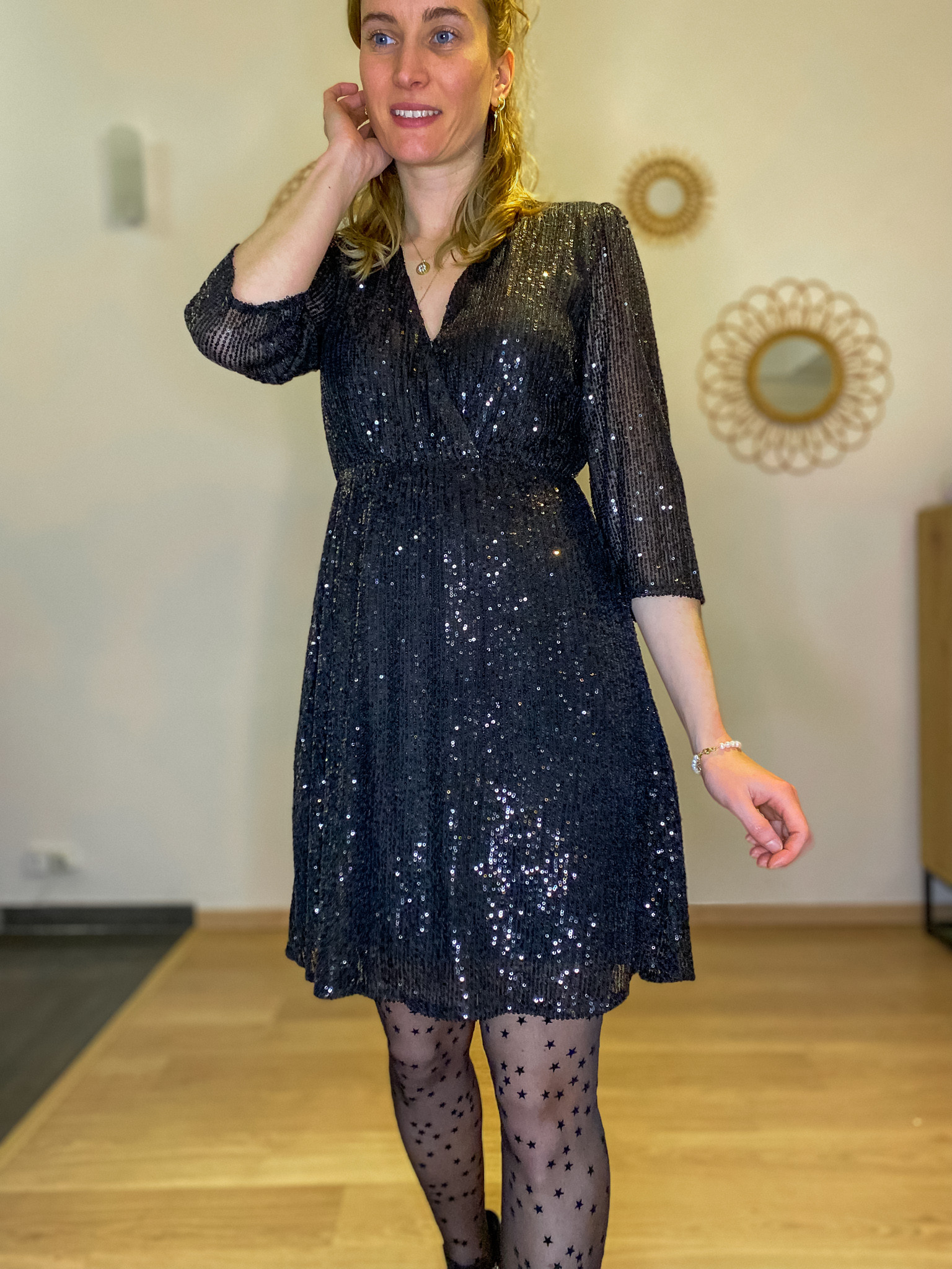 Robe Terry noire à sequins