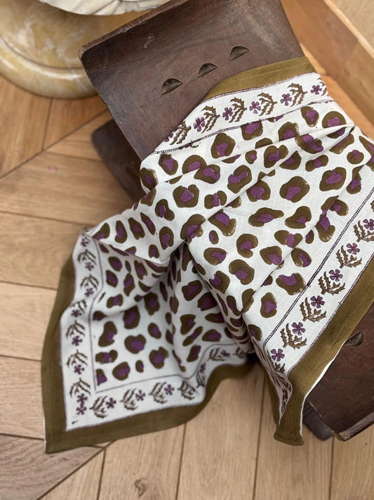 Foulard 60x60cm LÉOPARD Ecru et kaki - Byzantine - Margothe