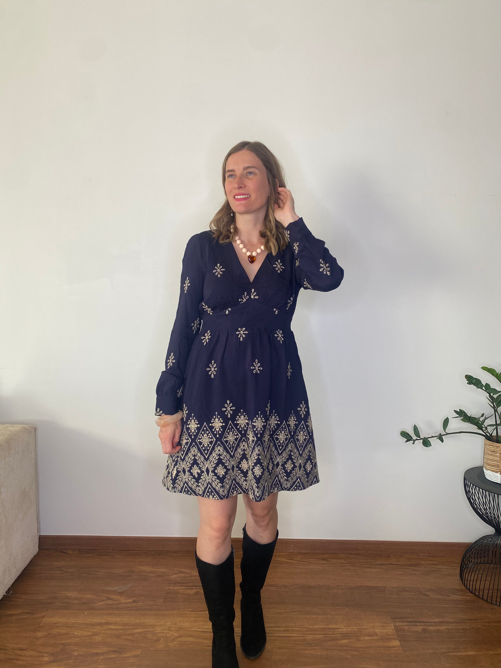 Robe Maya bleu marine brodée - Margothe