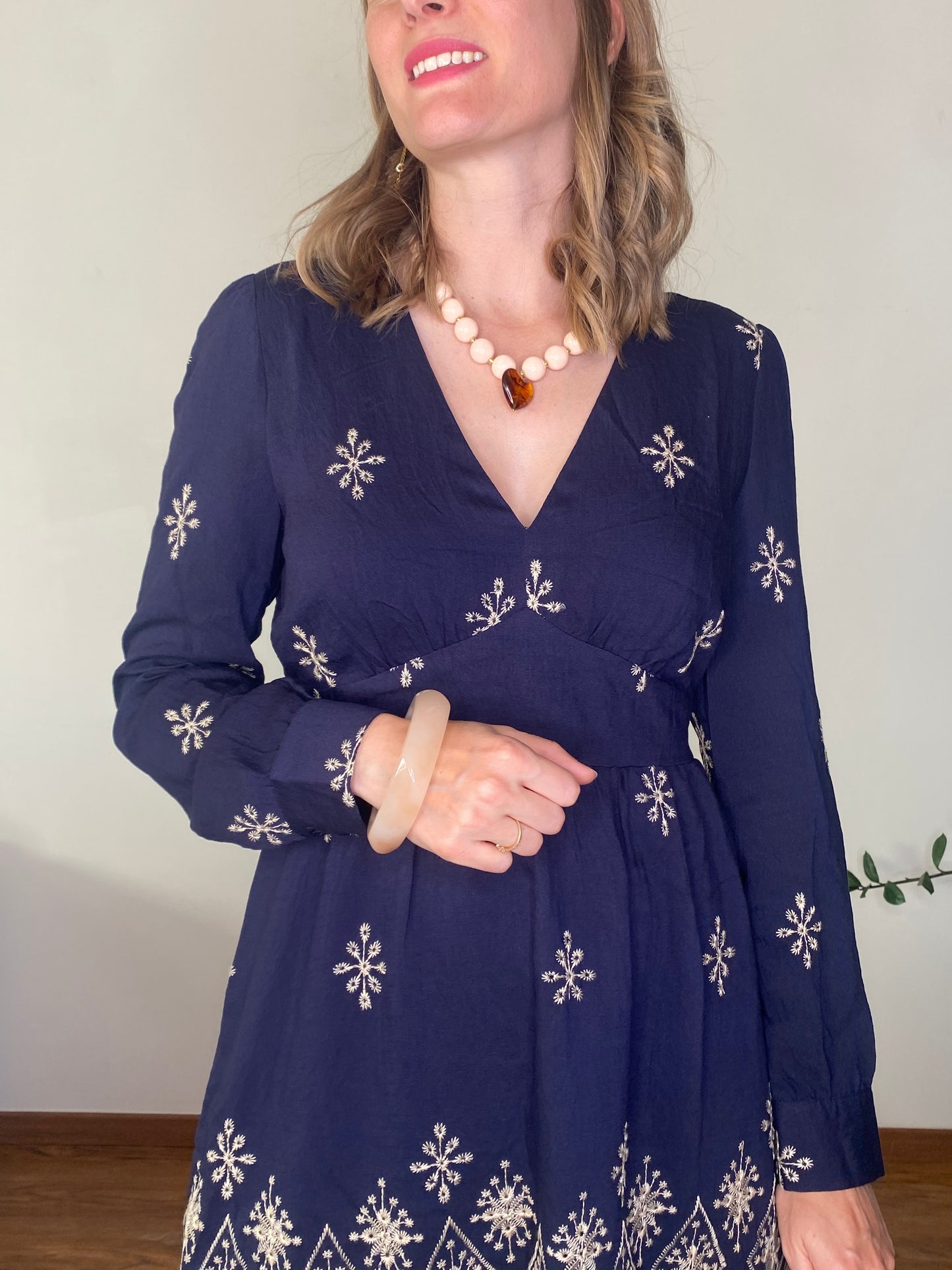 Robe Maya bleu marine brodée - Margothe