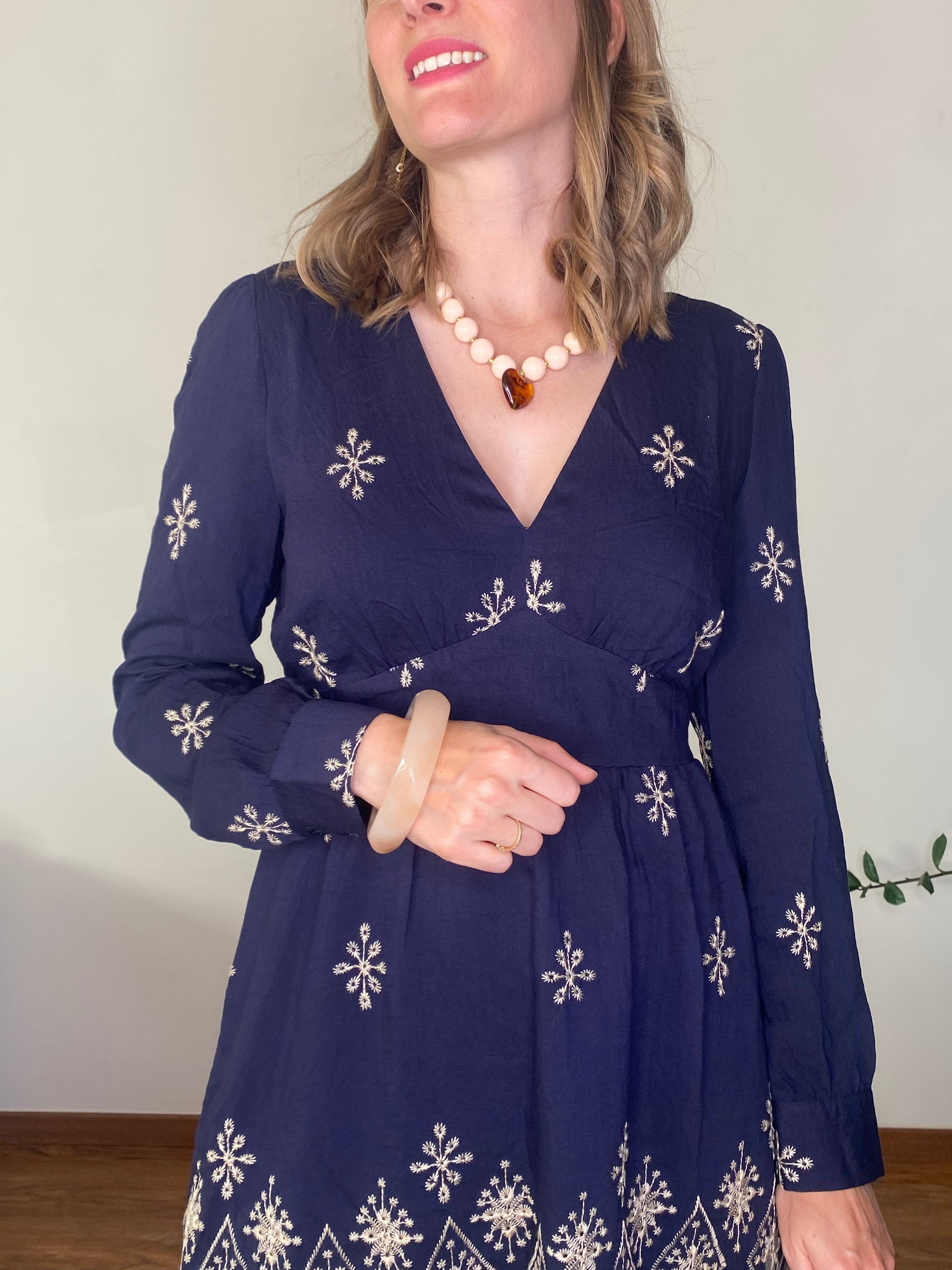 Robe Maya bleu marine brodée - Margothe