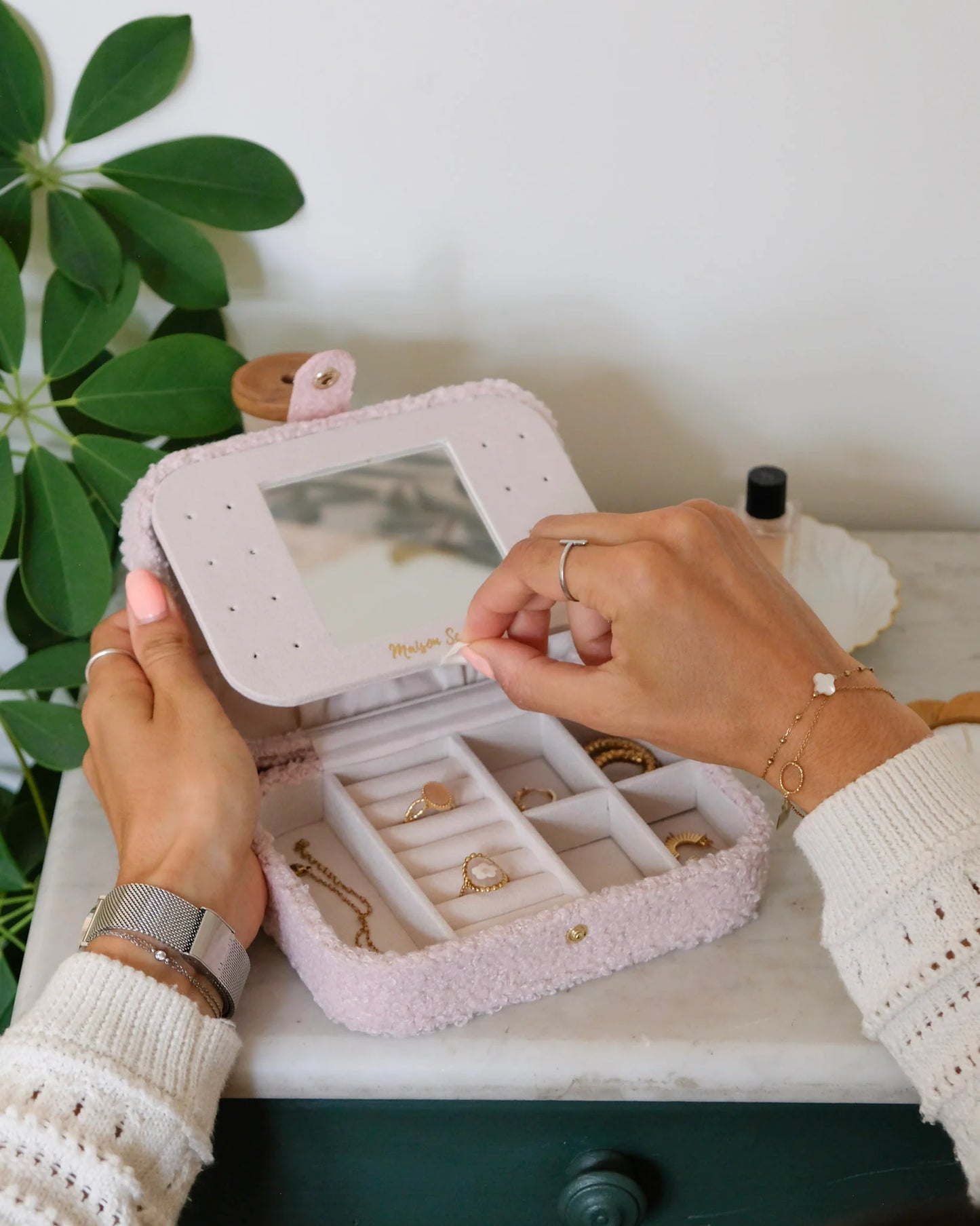 Boîte à bijoux de voyage Brigitte en moumoute blanc