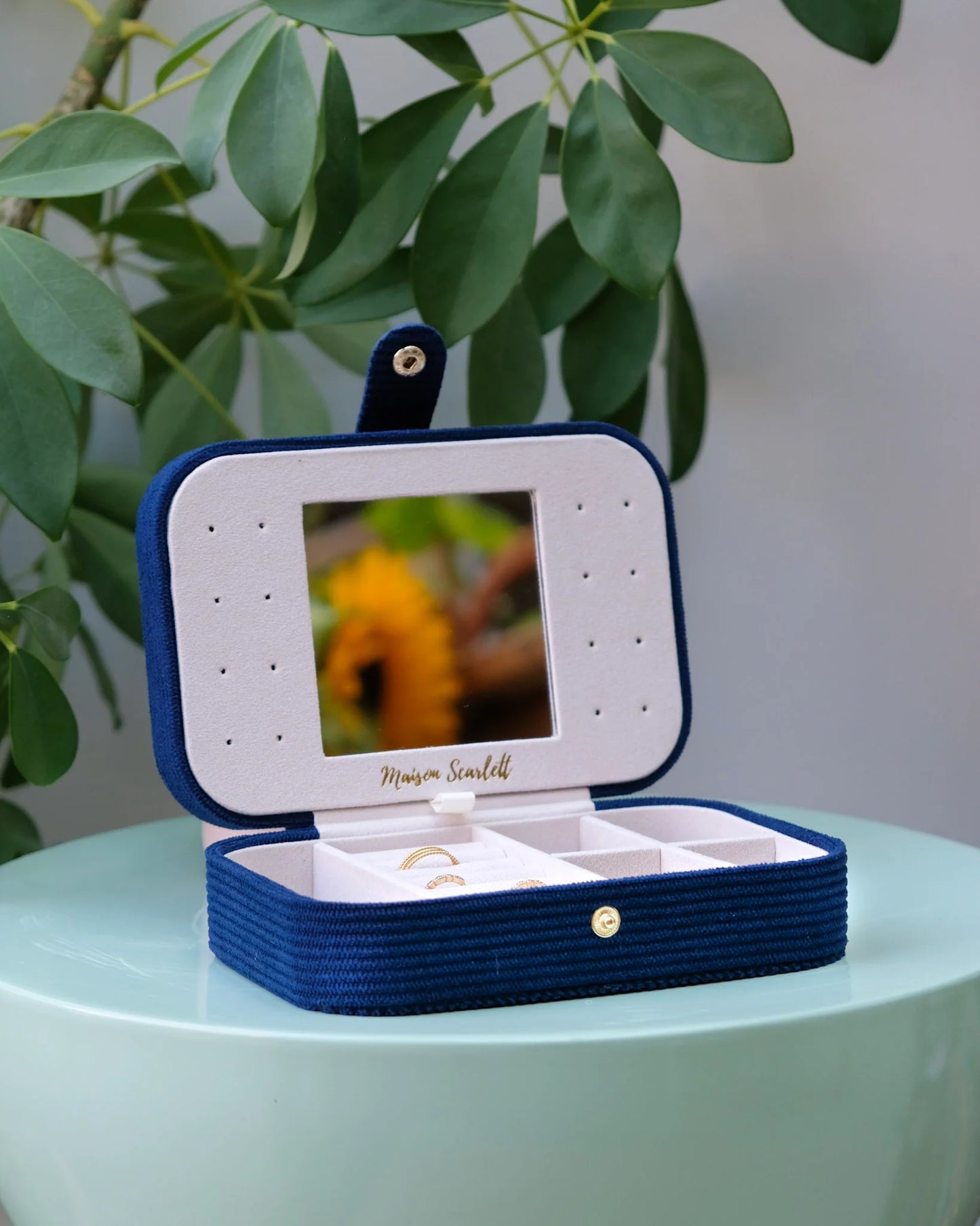 Boîte à bijoux de voyage Brigitte en velours côtelé bleu marine