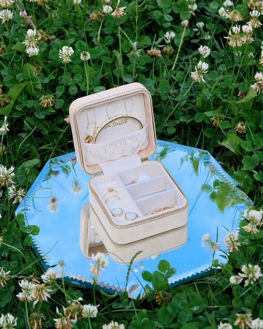 Boîte à bijoux de voyage Corinne en velours beige - Margothe