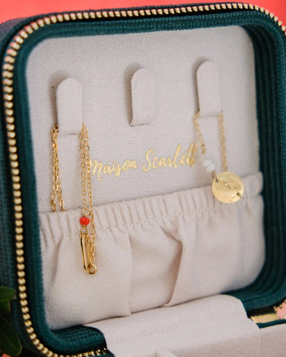 Boîte à bijoux de voyage Corinne en velours côtelé camel