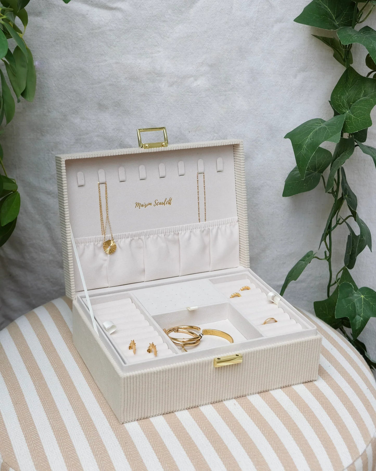 Boîte à bijoux Louise en velours côtelé beige