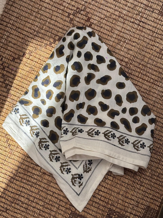 Grand foulard LÉOPARD Ecru - Byzantine - Margothe